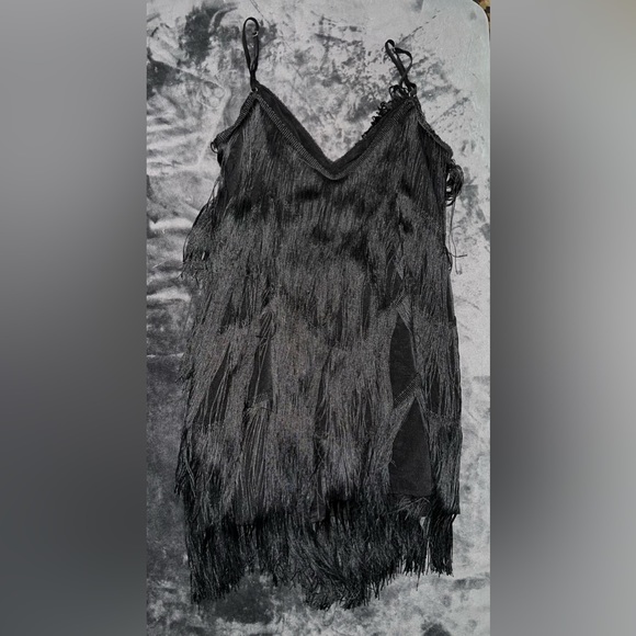 Showpo Siofra Zig Zag Fringe Mini Dress in Black Size 8 New with tag - Picture 10 of 10
